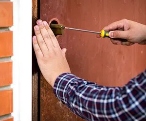 Lock Locksmith Tech Atlanta, GA 404-479-7517 - garage-door-locks