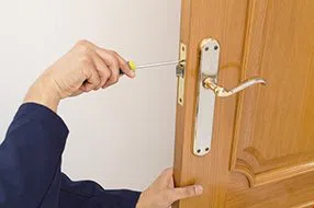 Lock Locksmith Tech Atlanta, GA 404-479-7517 - lock-changing